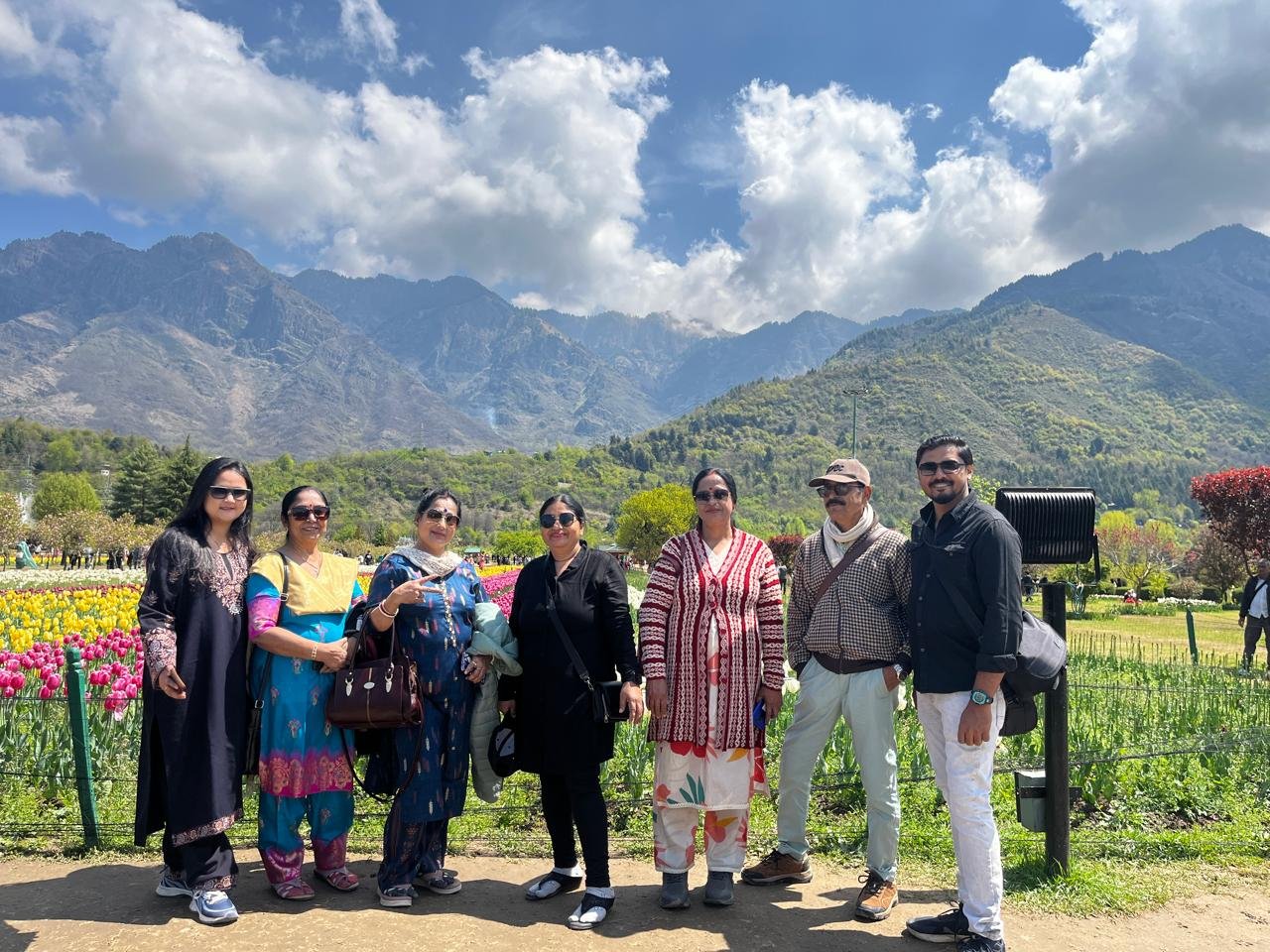 kashmir tour package with adorable vacation